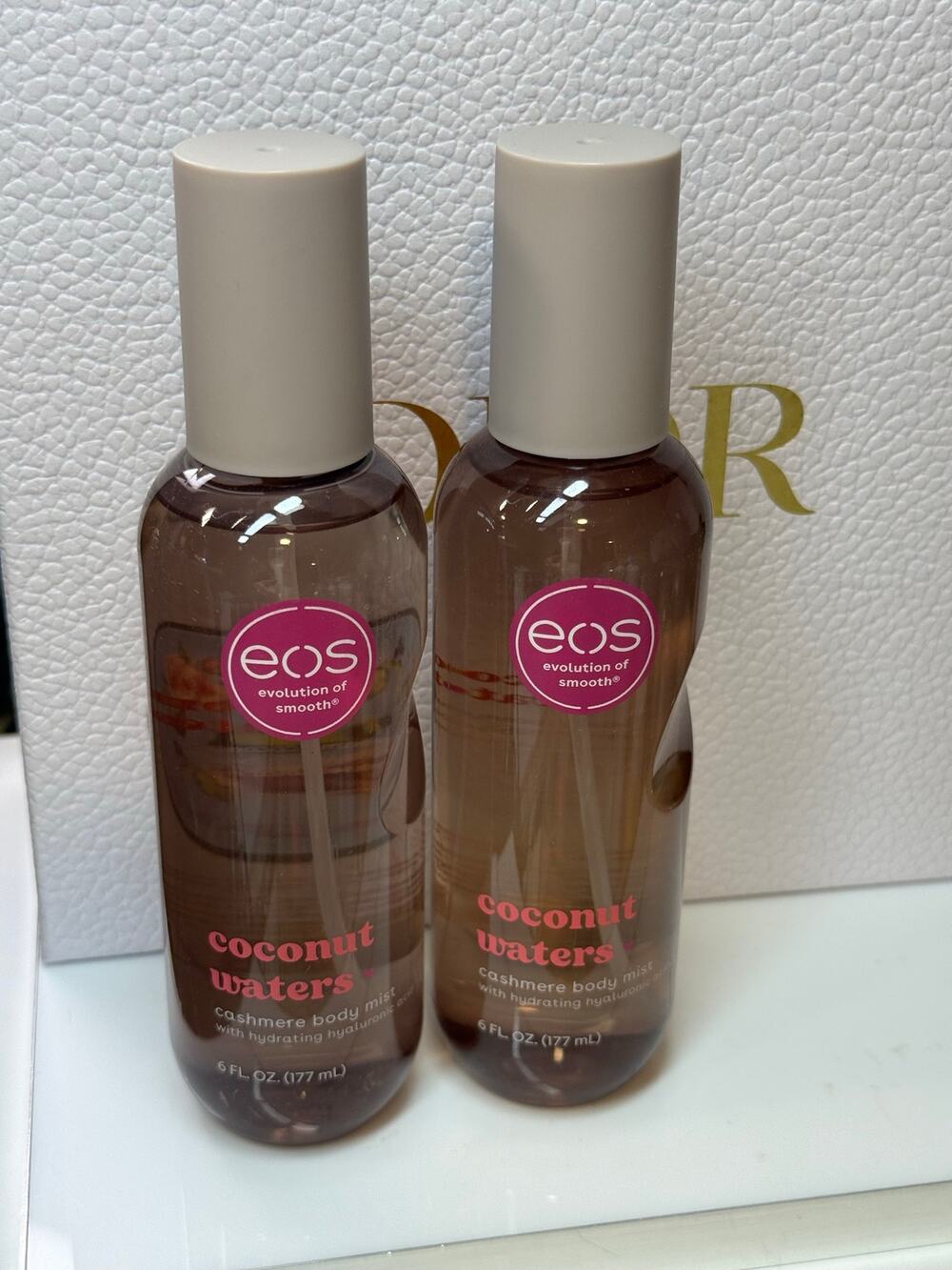 EOS Cashmere Body Mist with hydrating hyaluronic acid - COCONUT WATERS - 177 mL